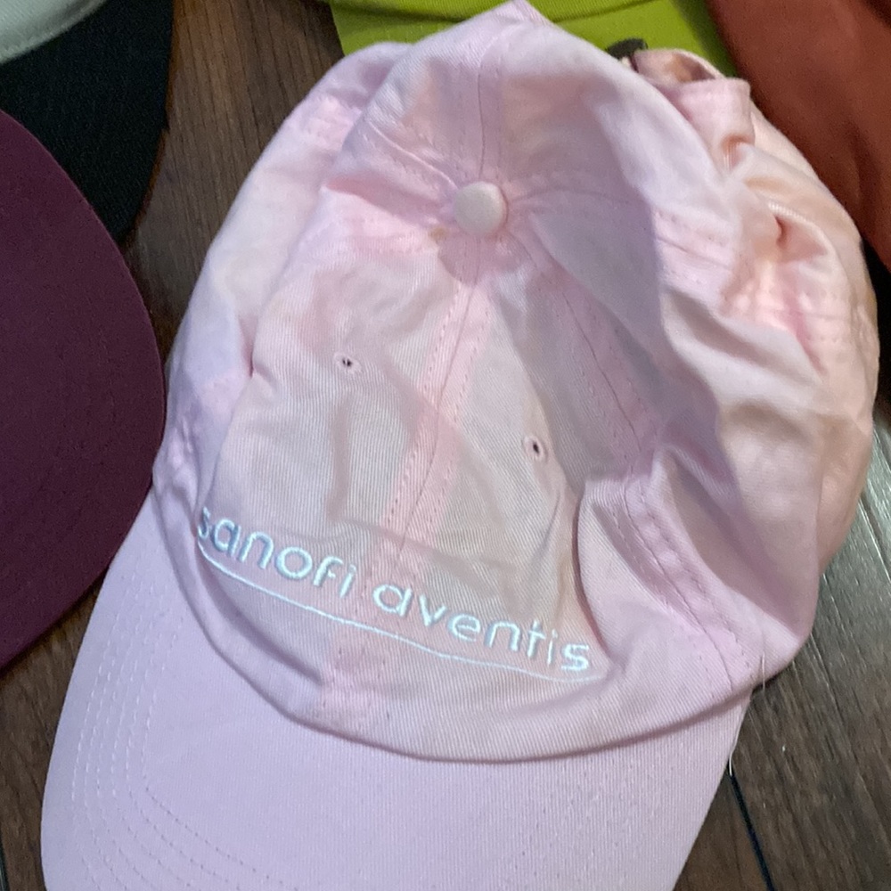 Assorted baseball caps - Picture 3 of 6